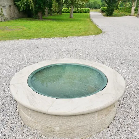 Grassfield Hall Couette-café