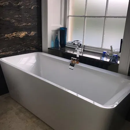 Couette-café Grassfield Hall 4*