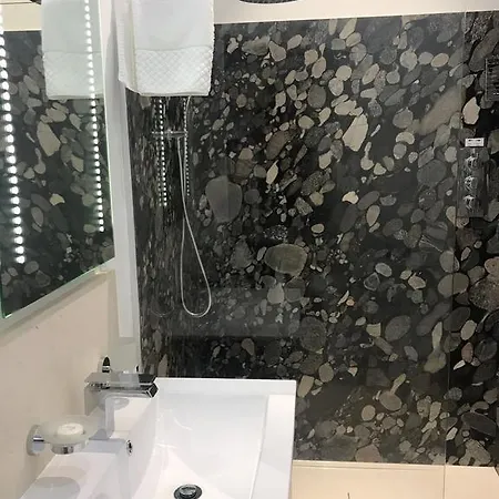 Couette-café Grassfield Hall 4*