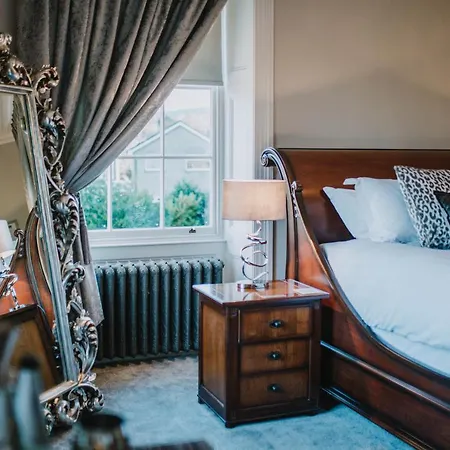 Grassfield Hall 4*